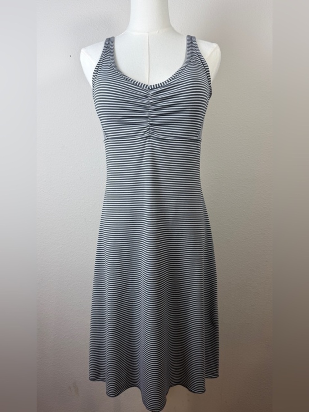 PrAna Quinn Dress S Small Striped Gray White Strappy Cross Back Built In Bra Mid - Picture 1 of 9